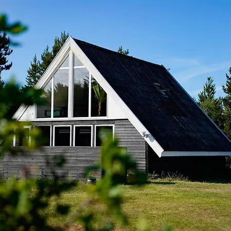 I Naer Og By. *