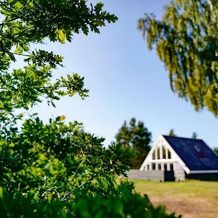 I Naer Og By. * Hals